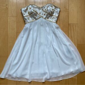 Le Chateau White and Gold Formal Cocktail Dress